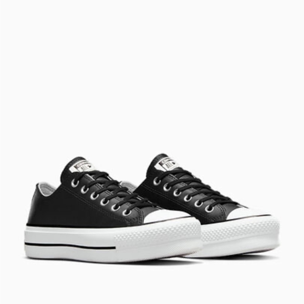 Chuck Taylor Converse Platform (Black Leather)